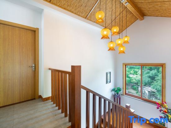 Хучжоу: Anji Yunshang Grassland Jinshuiloutai Homestay