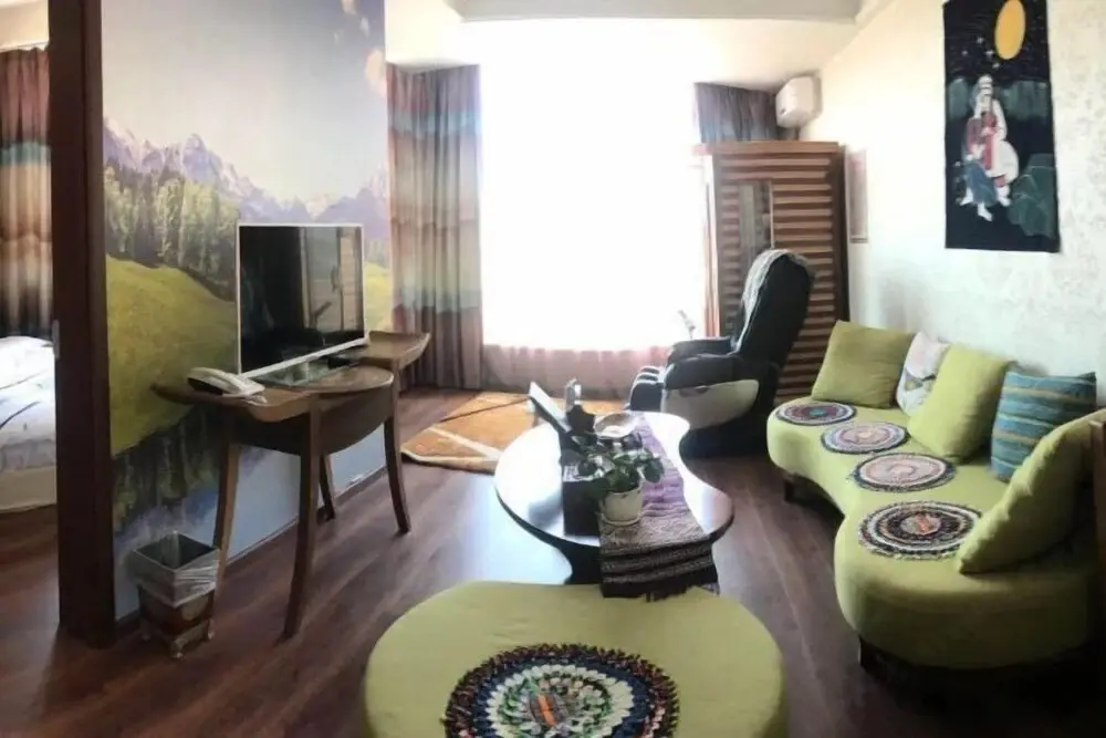 Пуэр: NingerHolidaylnnClearWaterBay