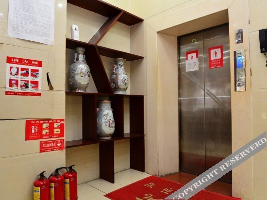 Дунгуань: Shenya Hostel