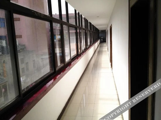 Янчжоу: Oyo Yangzhou Jindu Hotel (Xiancheng Road branch, Jiangdu District)