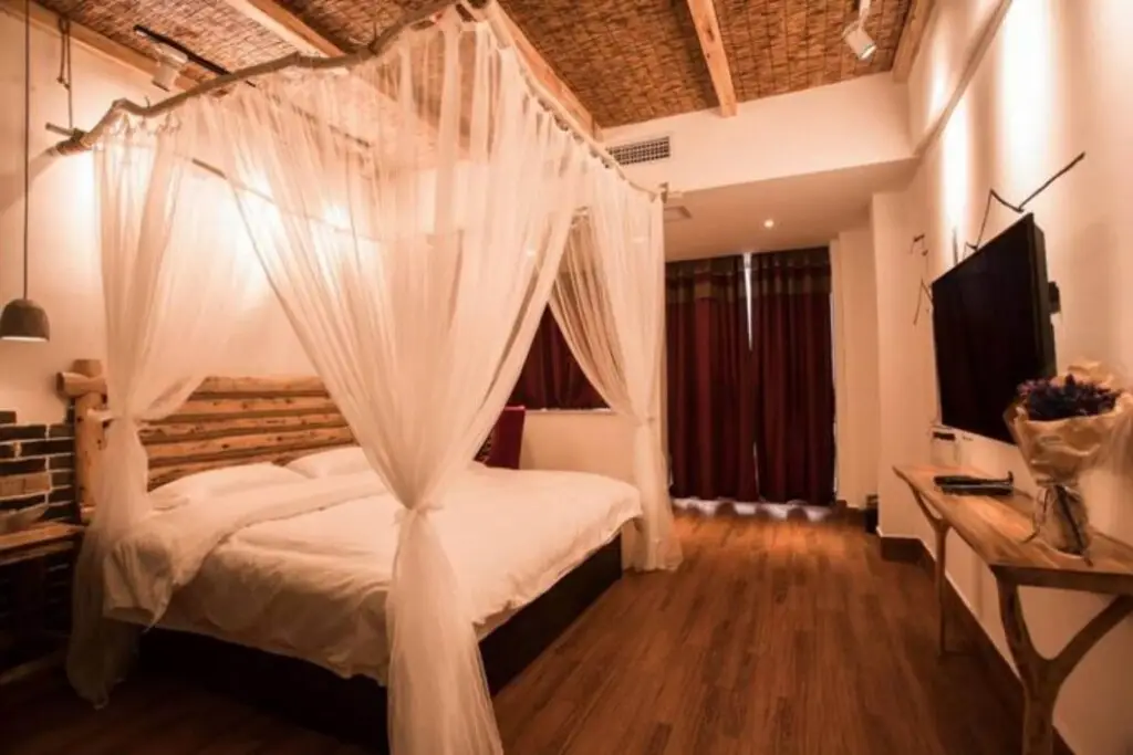 Чжанцзяцзе: Zhangjiajie Interval Time Travel Inn