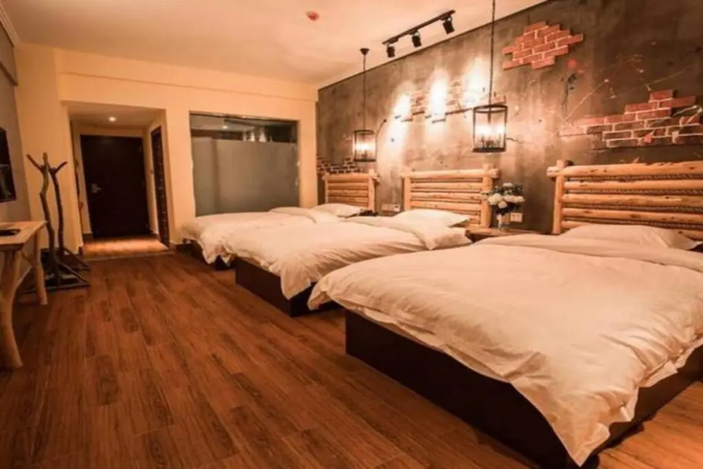 Чжанцзяцзе: Zhangjiajie Interval Time Travel Inn