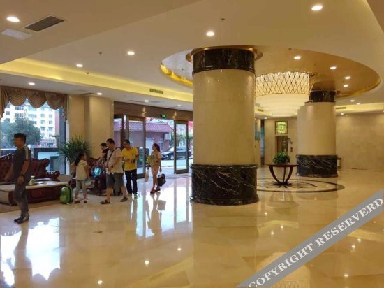 Лешан: Lindu Hotel