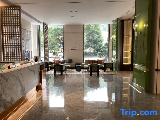 Лешан: Lindu Hotel