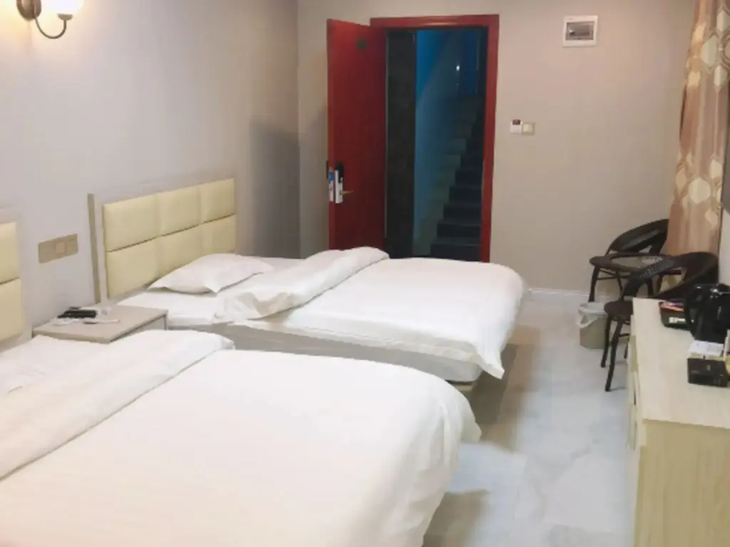Чжаоцин: Renhe Hostel