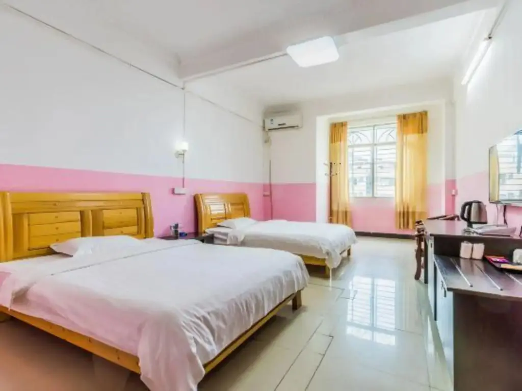 Чжаоцин: Renhe Hostel