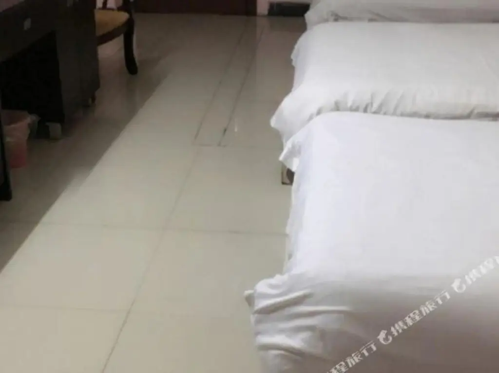 Чжаоцин: Renhe Hostel