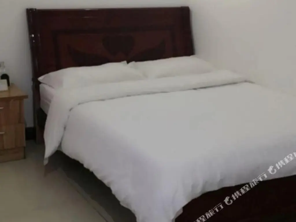 Чжаоцин: Renhe Hostel