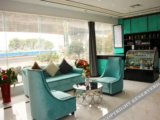 Ухань: Wuhan Business School
