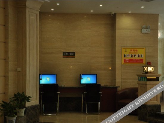 Шанхай: Three Good Hotels