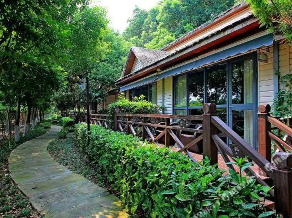 Шанхай: Lianyi Loquat Eco-Park