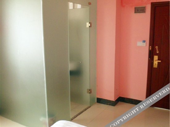 Чжаньцзян: Zhanjiang Binghai Business Hotel (Haibin Avenue Jiangnan Shijia Branch)