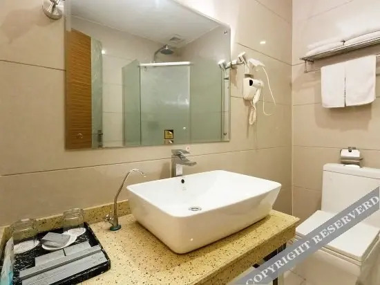 Хеби: Jinjiang Inn Style Hebi Century Square Hotel