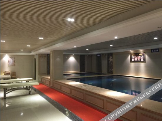 Хеби: Jinjiang Inn Style Hebi Century Square Hotel