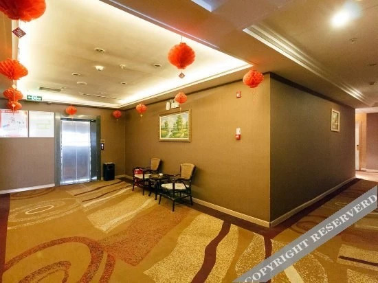 Хеби: Jinjiang Inn Style Hebi Century Square Hotel