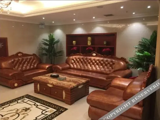 Хеби: Jinjiang Inn Style Hebi Century Square Hotel