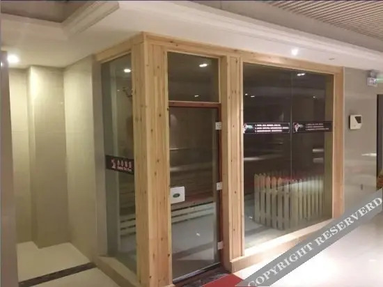 Хеби: Jinjiang Inn Style Hebi Century Square Hotel