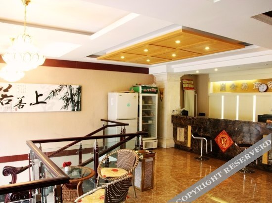 Циндао: OYO Qingdao Jinding Business Hotel (Qingyi Affiliated Hospital Shop)