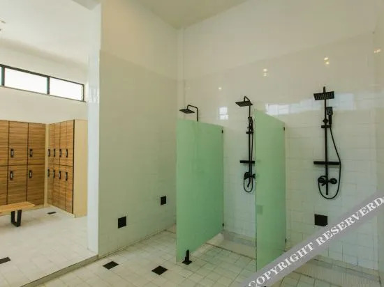 Дали: Lishui Hot Spring Holiday Hotel