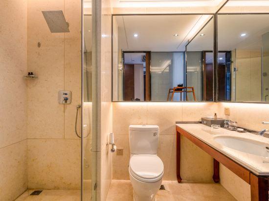Миян: Baoyue Hotel