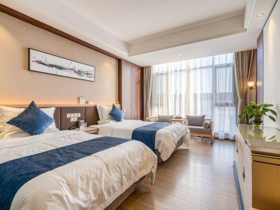 Миян: Baoyue Hotel