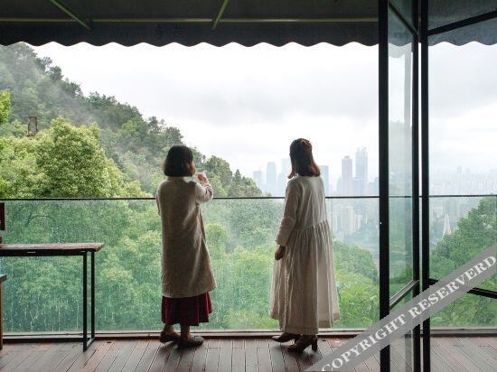 Чунцин: or Mountain and Poetry Courtyard Hostel
