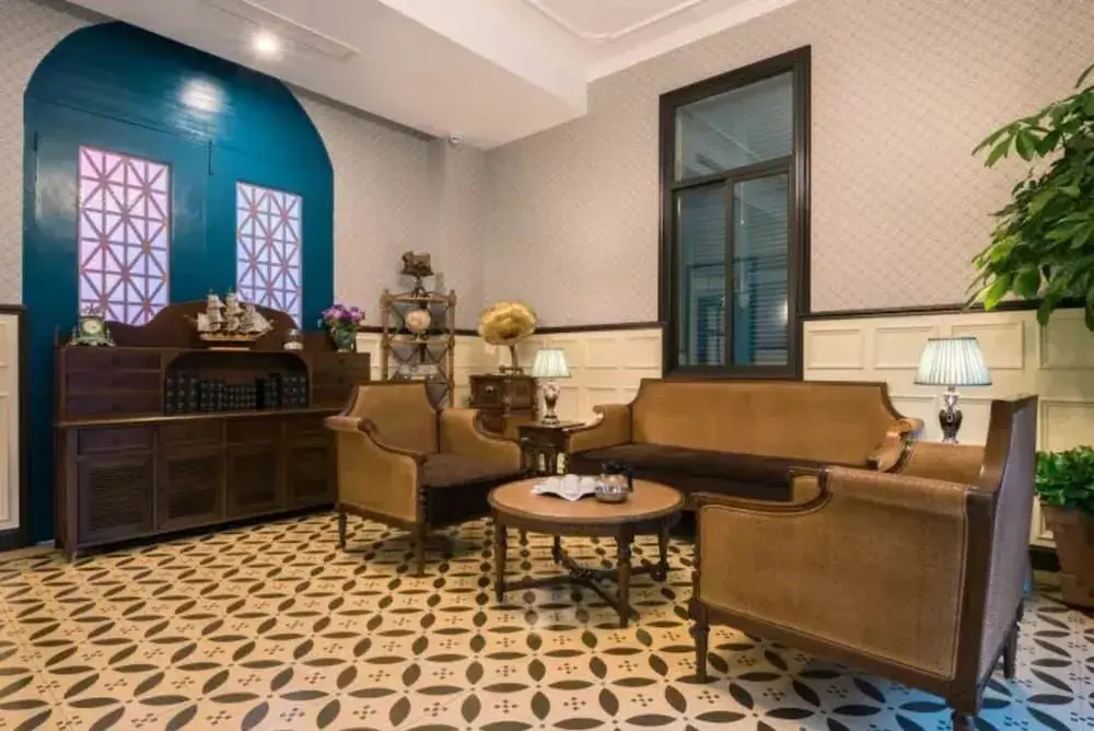 Дунъян: Film and Television Theme Hostel