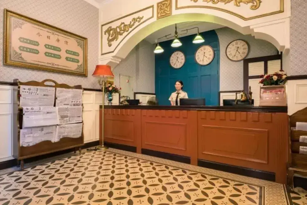 Дунъян: Film and Television Theme Hostel