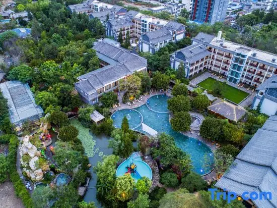 Дали: Putuoquan Hot Spring Resort