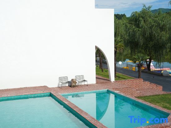 Уси: Zhi Lan Qiu Lakeside Homestay