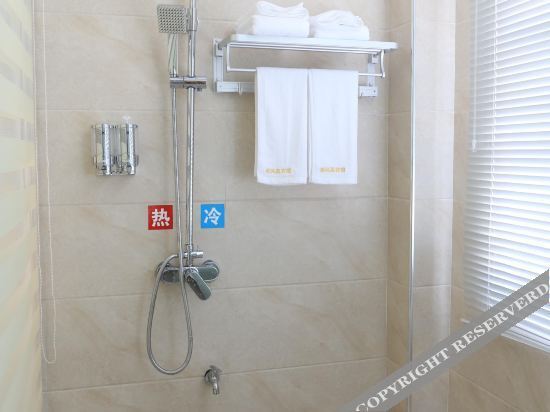 Наньнин: Xinfenghuang Hostel