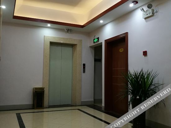 Наньнин: Xinfenghuang Hostel