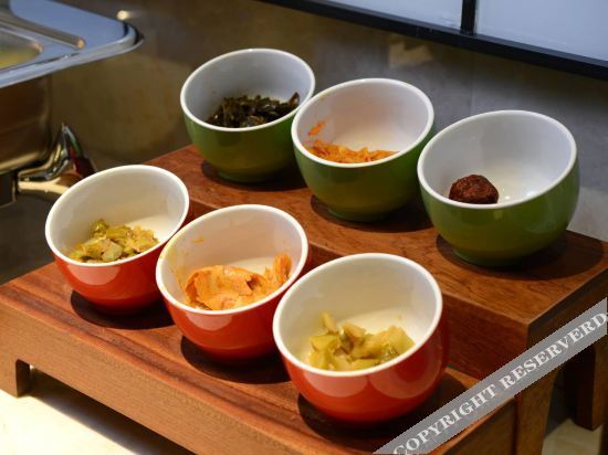 Чжэнчжоу: Moshang Light House Hotel (Zhengzhou South China City Longhu Jinyicheng Shopping Center)