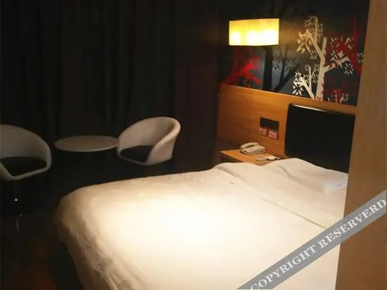 Цянью: Shangkeyou Express Hotel (Zhashui Bus Station)