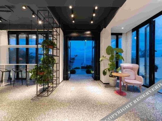 Дали: Liuyue · Designer Lake View Holiday Hostel
