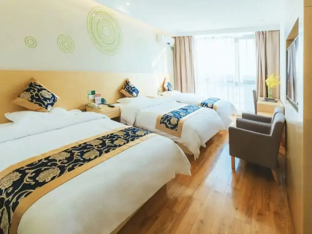 Шанхай: GreenTree Inn Shanghai Fengxian District Nanqiaoxincheng Metro Station Express Hotel