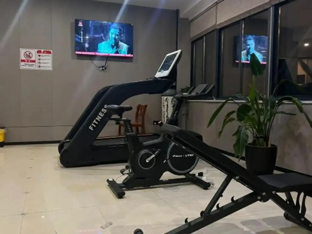 Цзясинь: GreenTree Inn Express Hotel (Haiyan Wuyue Plaza)