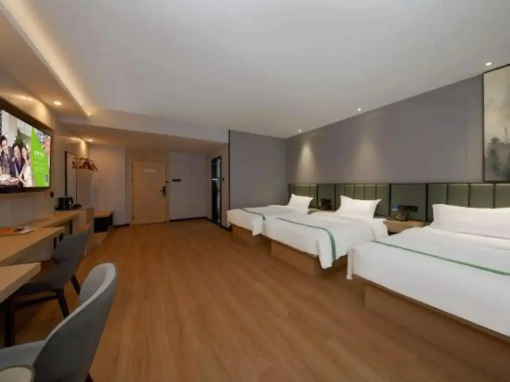 Цзясинь: GreenTree Inn Express Hotel (Haiyan Wuyue Plaza)
