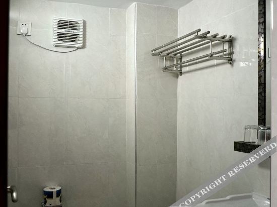 Юньфу: Yunfu Nanyang Yayuan Hotel Apartment