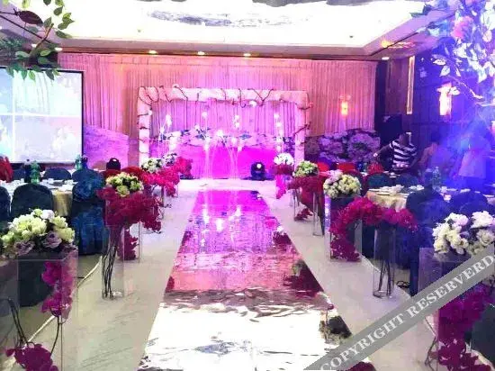 Цзяочжоу: Wuyihai International Hotel (Huanghe Jiaotong College High-speed Railway Station)