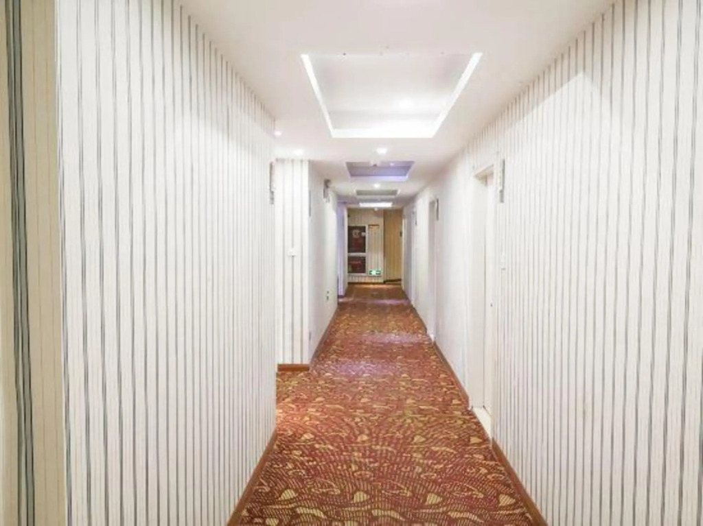 8090 fashion business hotel (Taizhou Yinan Street store) — фото 1