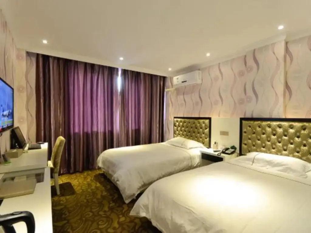Тайчжоу: 8090 fashion business hotel (Taizhou Yinan Street store)