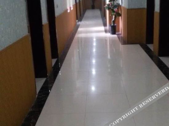 Шанграо: Yugan City Express Hotel