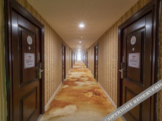Иньчуань: Yinchuan Yunduo Fengdan Holiday Hotel (Xixia Wanda Railway Station)