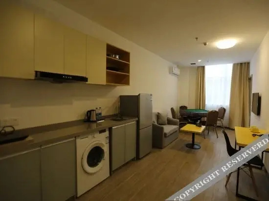 Гуанчжоу: Guangzhou A Apartment (Conghua Passenger Transport Subway Station)
