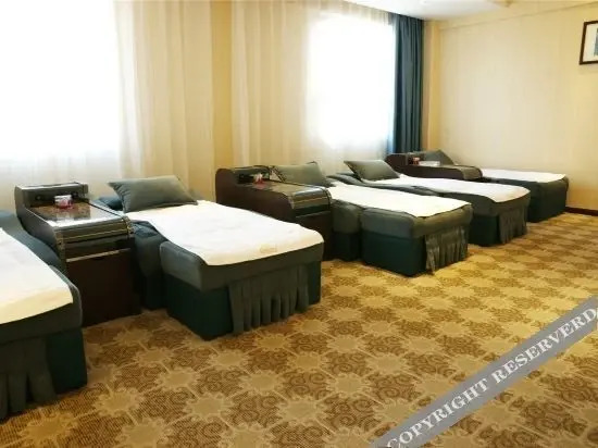 Куньмин: Puzhao Hot Spring Hotel