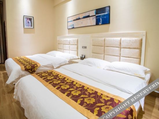 Куньмин: Yiliang Peninsula Holiday Inn