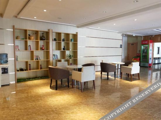 Дацин: 7 Days Hotel (Daqing High-tech Zone Ophthalmology Hospital University Town)