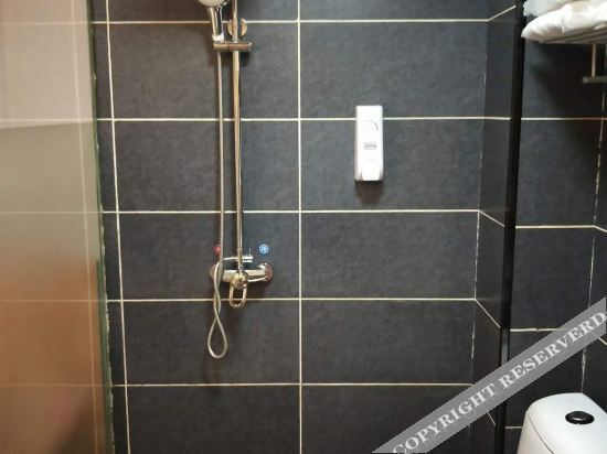 Дацин: 7 Days Hotel (Daqing High-tech Zone Ophthalmology Hospital University Town)