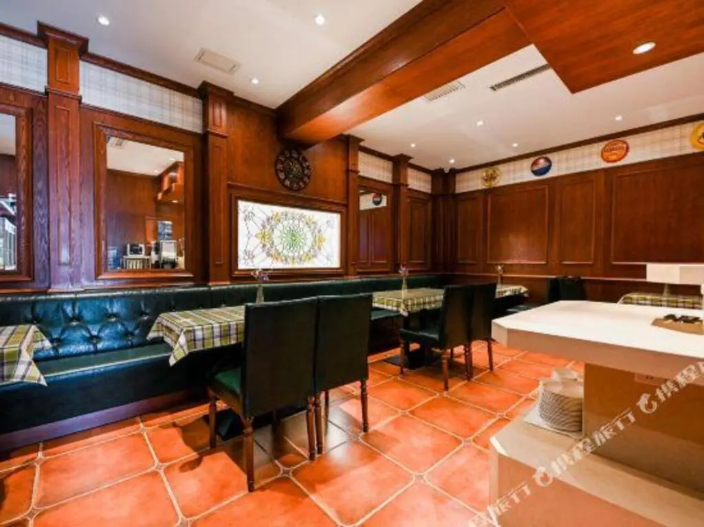 Чанчунь: Holiday Inn Yake Town (Changchun Hongqi Street, this has a mountain)